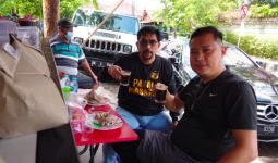 Motivator ini Kaget Lihat Cak Machfud Makan di Warung Pinggir Jalan - JPNN.com
