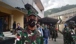 Brigjen TNI Izak Ungkap Asal Senjata Api & Amunisi yang Dipakai KKB, Tak Disangka - JPNN.com