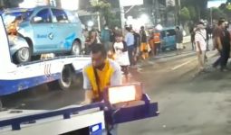 Detik-detik Kecelakaan Beruntun di Jalan Dewi Sartika Jaktim - JPNN.com