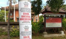 6 Fakta Spanduk Ajak Serang, Jarah, Bakar, Abror Anggap Ada Keanehan - JPNN.com