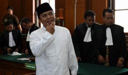 Penyidik Bareskrim jadi Imam Salat Berjemaah, Gus Nur Makmum - JPNN.com