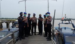 Bea Cukai Tembilahan dan Polairud Inhil Perkuat Pengawasan di Perairan - JPNN.com