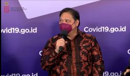 Kasus Aktif Covid-19 Turun dalam Sepekan, Airlangga Berterima Kasih kepada Masyarakat - JPNN.com
