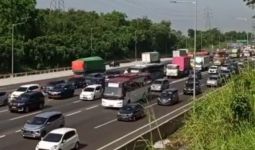 Libur Panjang, Tol Jakarta-Cikampek Arah Jawa Padat - JPNN.com