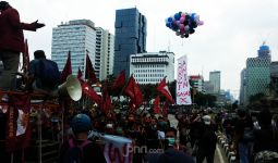 Polri Klaim Demo Tolak UU Cipta Kerja Berjalan Aman, Tak Ada yang Ditangkap - JPNN.com