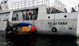 Bakamla RI Selamatkan Nelayan Indonesia Saat Patroli di Selat Malaka - JPNN.com