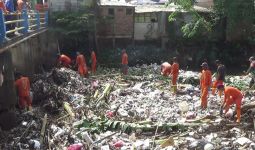 Sampah di Kota Bekasi Meningkat Selama Momen Lebaran 2022 - JPNN.com