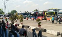 Hari Pertama Libur Panjang, Begini Situasi di Terminal Bus Kampung Rambutan - JPNN.com