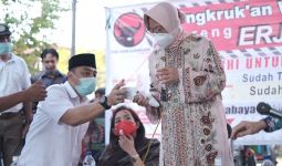 Blusukan Bareng Eri Cahyadi, Bu Risma: Ini Sosok di Belakang Pesatnya Pembangunan Surabaya - JPNN.com
