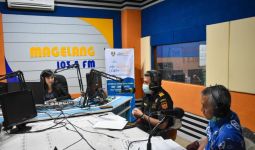 Bea Cukai Magelang Sosialisasikan Manfaat DBHCHT Lewat Radio - JPNN.com