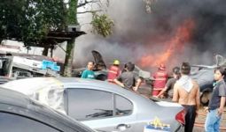 Detik-detik Puluhan Mobil di Parung Bogor Terbakar - JPNN.com