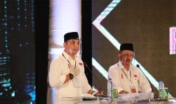 Pengamat Sebut Eri Cahyadi-Armuji Unggul Telak di Debat Kedua Pilkada Surabaya - JPNN.com