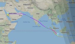 Pesawat Pembawa Habib Rizieq Bakal Sekitar 9 Jam di Udara, Ini Rute Penerbangannya - JPNN.com