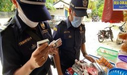 Bea Cukai Menindak Para Pengedar Rokok Ilegal di Tiga Daerah - JPNN.com