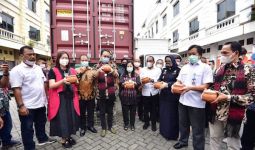 Bea Cukai Melepas Ekspor Sarang Burung Walet dan Olahan Singkong - JPNN.com