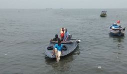 Kronologi Tiga Nelayan yang Tenggelam saat Mencari Ikan di Pantai Tanjung Pasir - JPNN.com