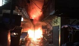 Pasar Berastagi Terbakar, 500 Lebih Kios Hangus - JPNN.com