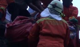 Warga Jatinegara Tewas di Atas Atap, Untung Anak Buah Anies Baswedan Sigap - JPNN.com