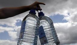 Peneliti Ecoton Ungkap Pengaruh Galon Air Minum Sekali Pakai bagi Lingkungan - JPNN.com