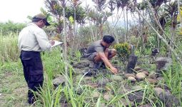 Heboh Penemuan Situs Batu Kujang di Gunung Manglayang, Konon Batas Kerajaan Sunda dan Galuh - JPNN.com