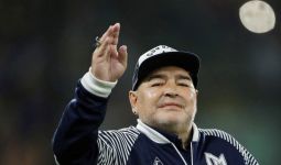 Sempat Jalani Operasi Otak, Ini Penyebab Maradona Tutup Usia - JPNN.com