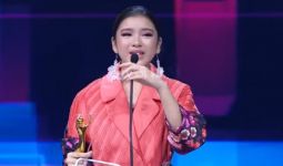 Tiara Andini Menangis di Panggung AMI Awards 2020 - JPNN.com