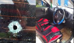 Satu Unit Mobil Ditembak OTK Saat Melintas di Manokwari Papua Barat, Sopir Selamat - JPNN.com