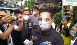 Anggota Polda Metro & TNI Datangi Rumah Habib Rizieq, Bawa Sesuatu, Laskar FPI Sempat Menghalangi - JPNN.com