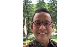 Aktivitas Gubernur Anies Saat Isolasi Mandiri, yang Sabar, Pak - JPNN.com