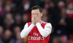 Lho, Kenapa Arsenal Membekukan Mesut Ozil? - JPNN.com