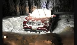 Mobil Ini Terjebak di Hutan Selama 2 Hari Gara-gara Navigasi - JPNN.com