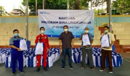 Peduli di Masa Pandemi, PT PP Berikan Sembako Gartis untuk Pekerja di Lingkungan Kantor - JPNN.com