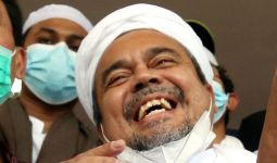 Habib Rizieq Tetap Tersenyum, Anggap Kasus yang Dihadapi Urusan Politik - JPNN.com