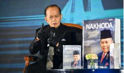 Syarief Hasan Luncurkan Buku Authorized Biography ‘Nakhoda Menatap Laut’ - JPNN.com