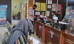 Pensiunan PNS Ini Bernasib Malang, Anak Tak Jadi Guru Honorer, Uang Rp140 Juta Melayang - JPNN.com