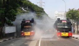 Water Canon Milik Brimob Polda Metro Berkeliling di Ibu Kota, 100 Personel Diterjunkan, Ada Apa? - JPNN.com