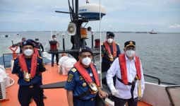 Tinjau Pangkalan KPLP Tanjung Priok, Menhub Semangati Petugas yang Kerja di Hari Libur - JPNN.com