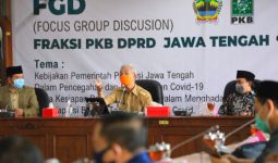 Para Kiai di Jateng Diusulkan Terima Vaksin Covid-19, Begini Reaksi Pak Ganjar - JPNN.com