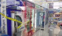 Mesin ATM di Minimarket Dibobol dengan Las, Perampok Gondol Sejumlah Uang Tunai - JPNN.com