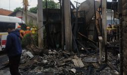 Detik-detik Kebakaran Hebat di Cimuning Bekasi, Terjadi Ledakan, 3 Orang Tewas - JPNN.com