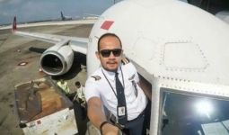 Sriwijaya Air SJ182 Hilang Kontak, Keluarga Co Pilot Berharap Ada Keajaiban - JPNN.com