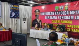 Irjen Fadil & Mayjen Dudung Turun Langsung ke Kampung Tangguh Jaya - JPNN.com