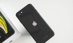 Asyik, iPhone SE Terbaru Mulai Diproduksi Massal - JPNN.com