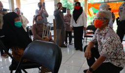 Ganjar Minta Pembagian BST Tetap Berjalan Selama PPKM Jawa-Bali - JPNN.com