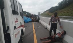 Kecelakaan Maut di Tol Pekanbaru-Dumai, 5 Penumpang Minibus Tewas - JPNN.com