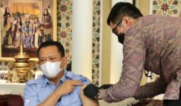 Ketua MPR Disuntik Vaksin Covid-19 Tahap Kedua, Sama Dengan Yang Disuntikkan ke Presiden Jokowi - JPNN.com