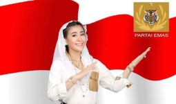 Jokowi Orang Pertama di Indonesia Disuntik Vaksin Covid-19, Begini Reaksi Ketum Partai Emas - JPNN.com