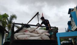 Bea Cukai Kalbagbar Hibahkan 8 Ton Gula untuk Pemkab Sambas - JPNN.com