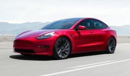 Gegara Masalah Lampu Belakang, Tesla Recall Ratusan Ribu Unit Model Ini - JPNN.com