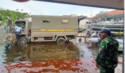 Tiba di Kalsel, 91 Personel TNI AL Langsung Terjun ke Lokasi Terdampak Banjir - JPNN.com